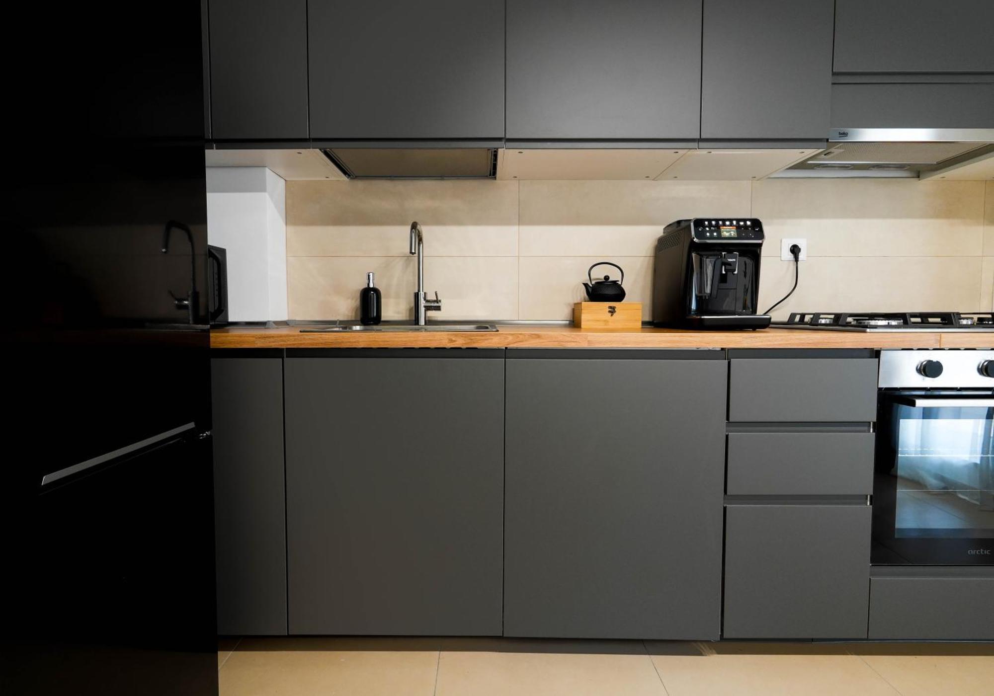 Gabi - Chic Apt With Parking Close To Veranda Mall 布加勒斯特 外观 照片
